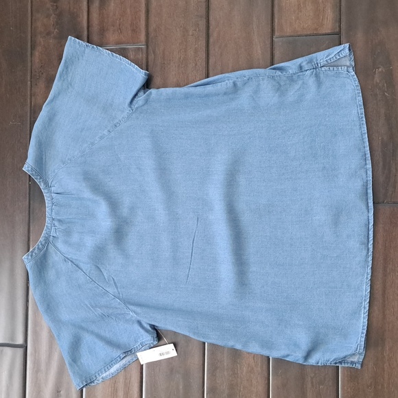 Old Navy Chambray Top - Picture 2 of 3